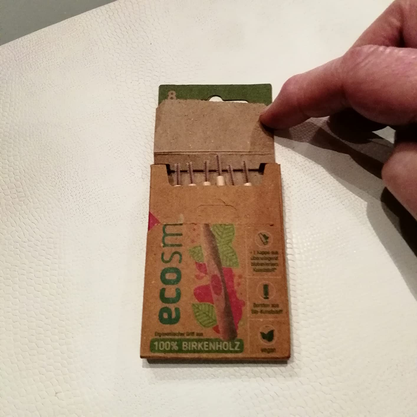Reinigt zwischen den Zähnen